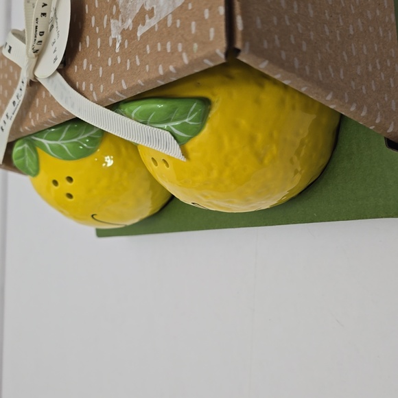 NIB Rae Dunn Lemon Salt Pepper Shaker Set Box - Picture 7 of 12